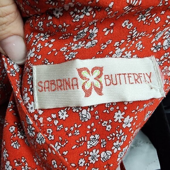 Sabrina Butterfly Red Floral Short Sleeve Top Size S/M - Picture 7 of 8